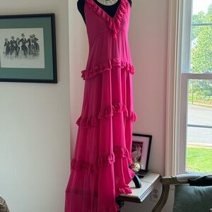 Preowned NWT Nicole Miller  Pink layered ruffled
SZ 12 Prom Formal Maxi Dress